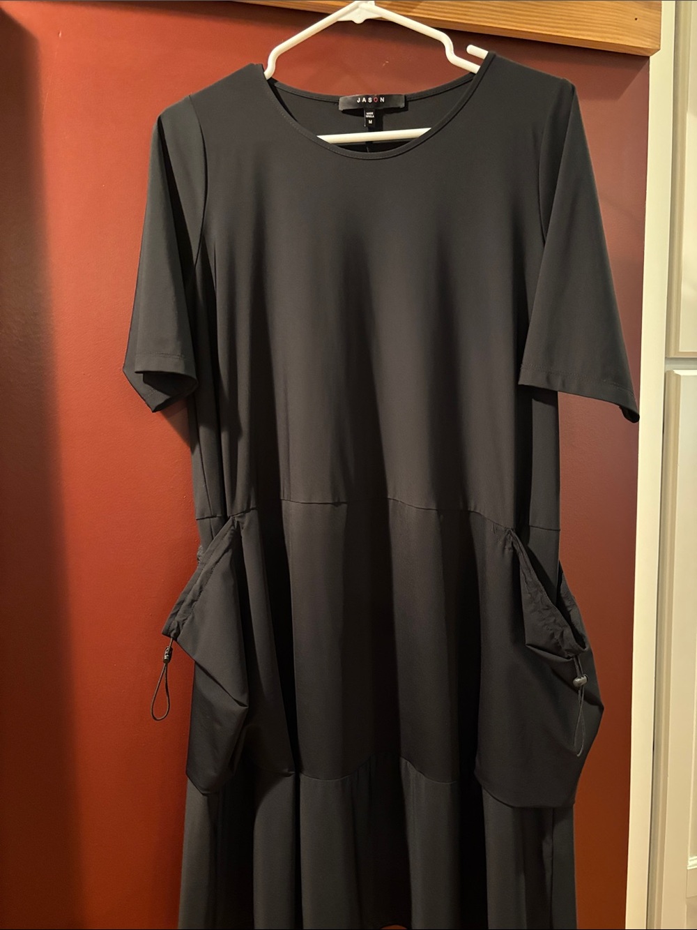 Jason. Made in USA Black boho knee length Dress w side pockets Sz M
